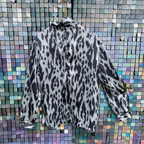 Vintage 80’s shoulder padded drape neck long sleeve blouse. - Picture 5 of 11